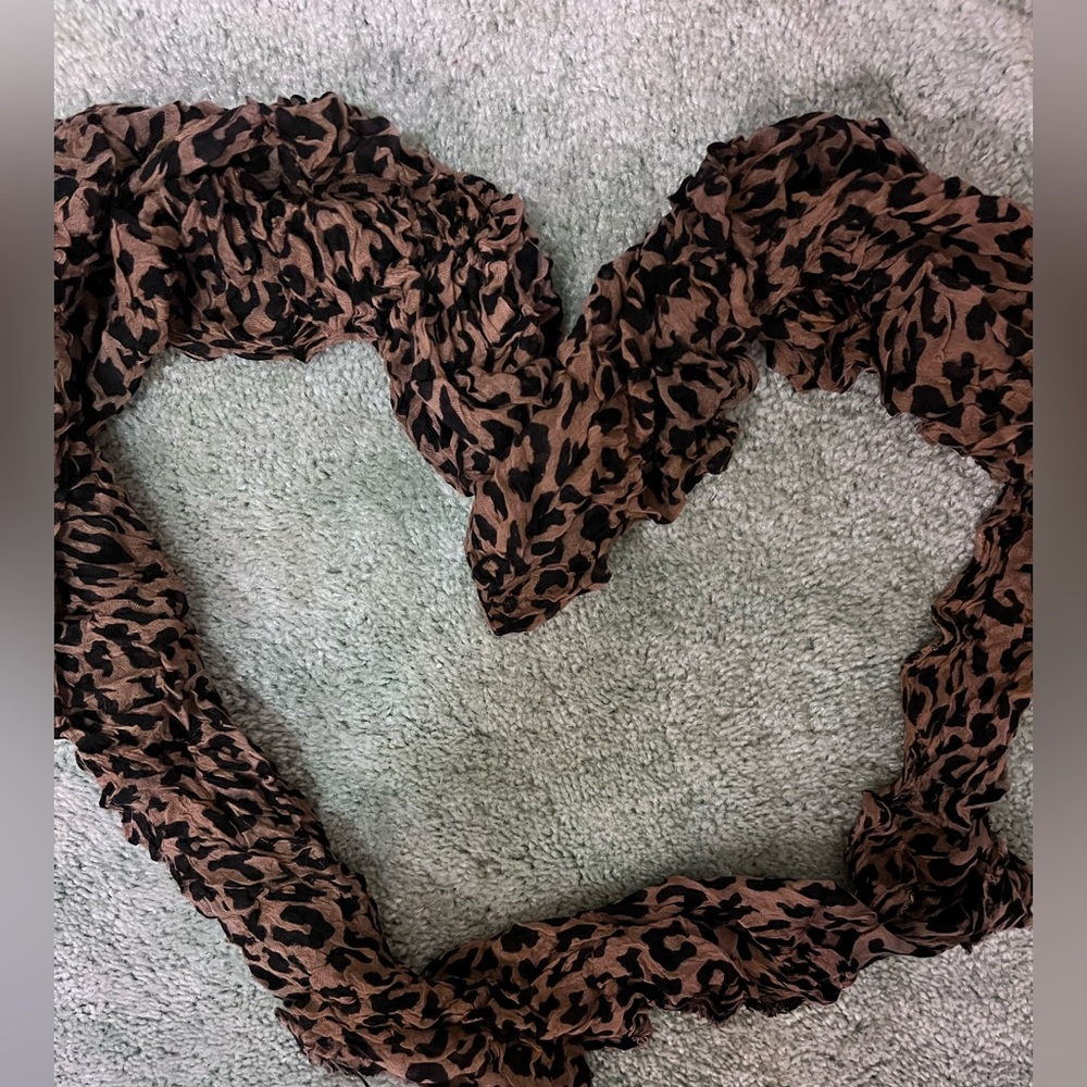 Lightweight Cheetah Print Scarf